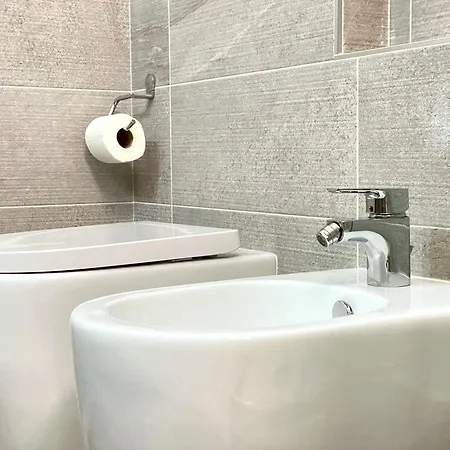 Santa Teresa E Comodo Torino