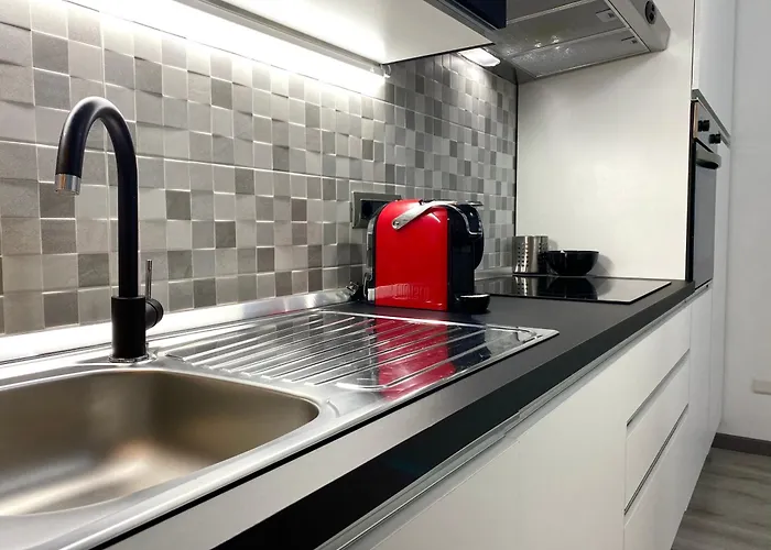 Santa Teresa E Comodo Τορίνο