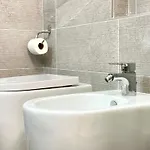 Santa Teresa E Comodo Torino