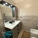 Santa Teresa E Comodo Daire *